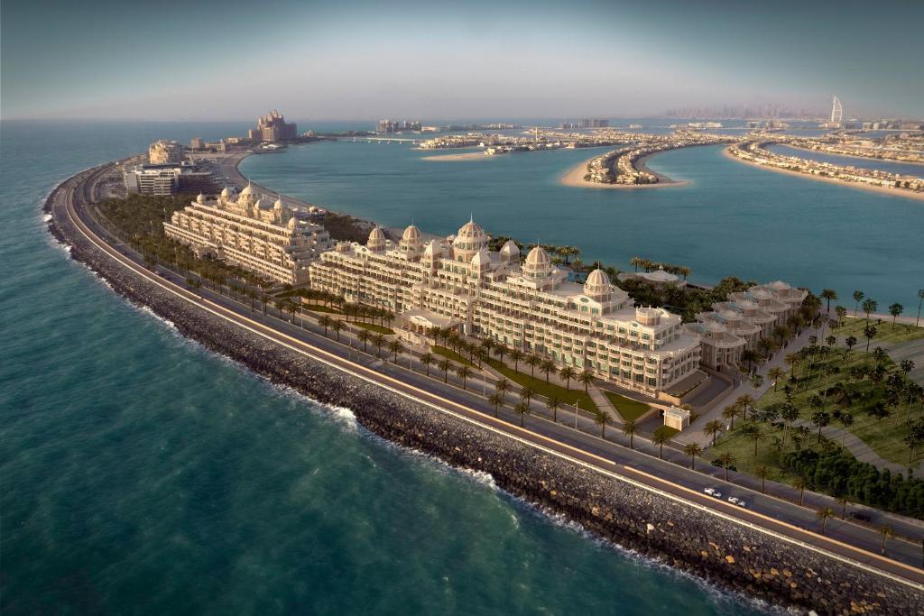 تور دبی با هتل Raffles The Palm Dubai